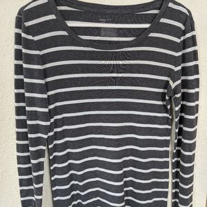 Gap knit shirt